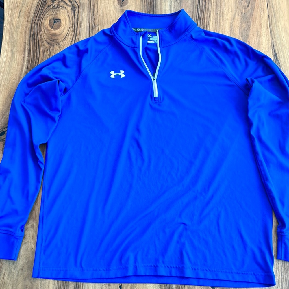 Under Armour long sleeve quarter zip. All Season Gear. Loose fit. EUC.